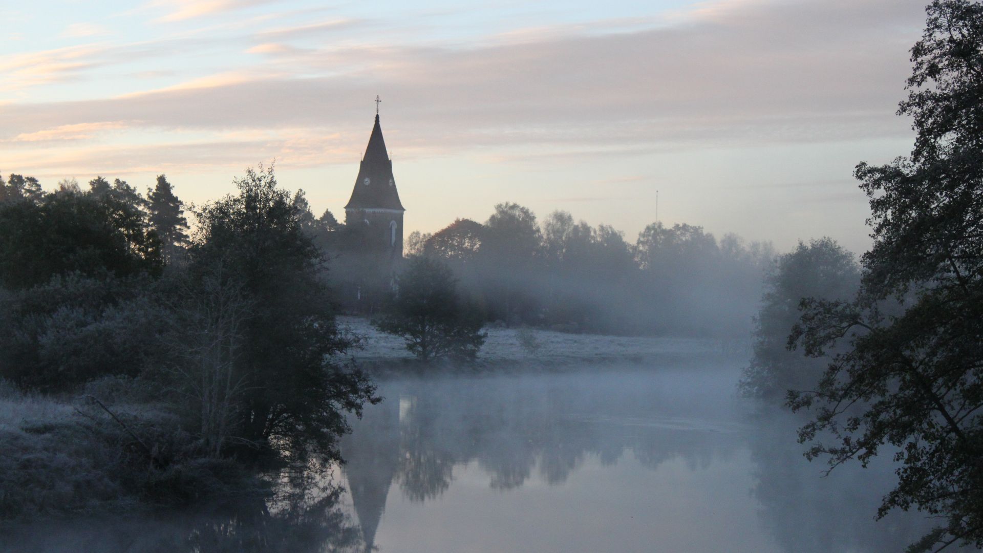 File:Hamneda kyrka och Lagan.jpg