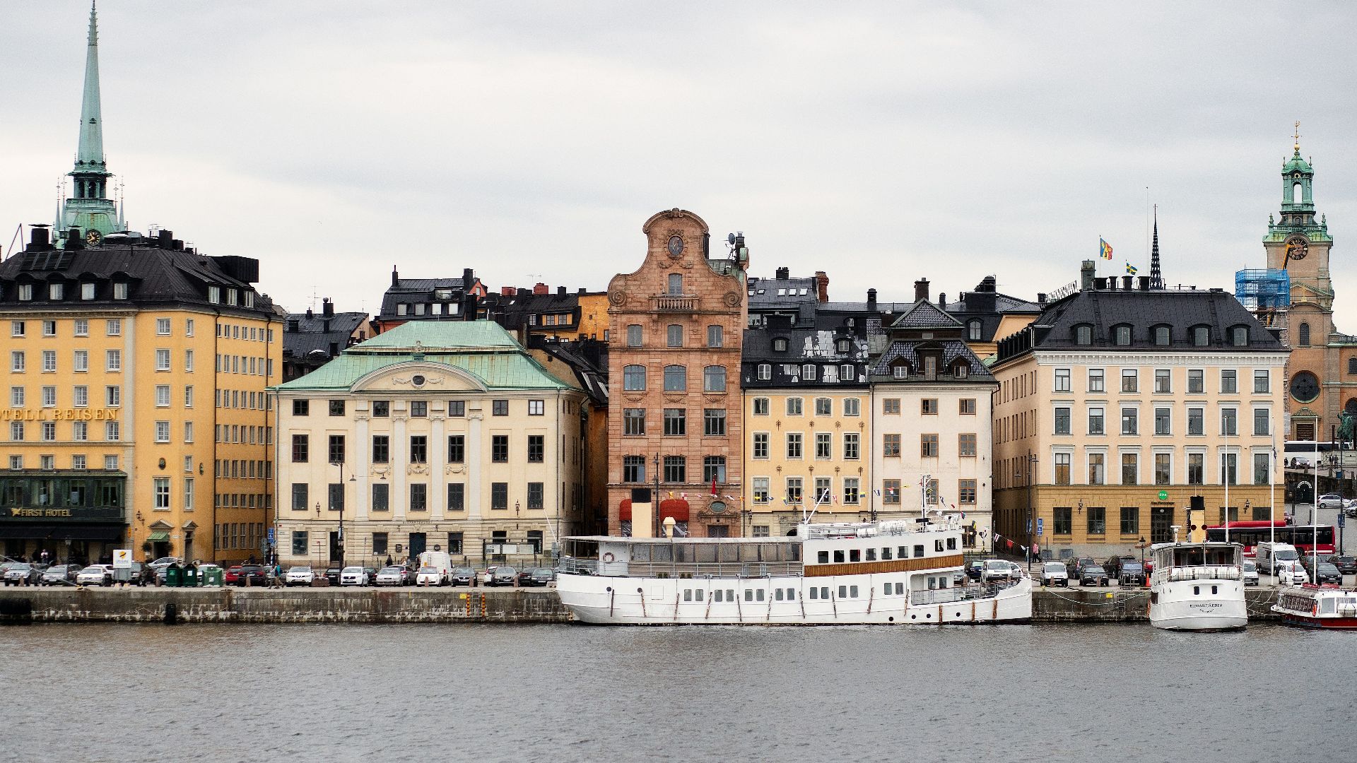 rover near road and buildings