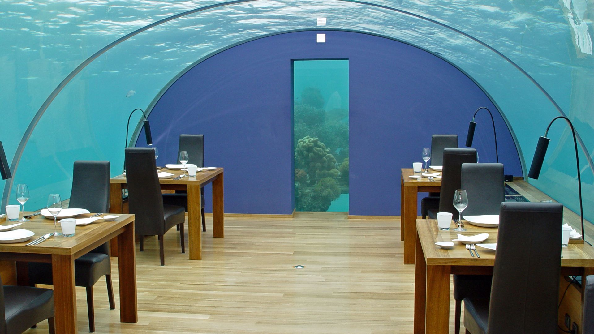 File:Ithaa inside.JPG