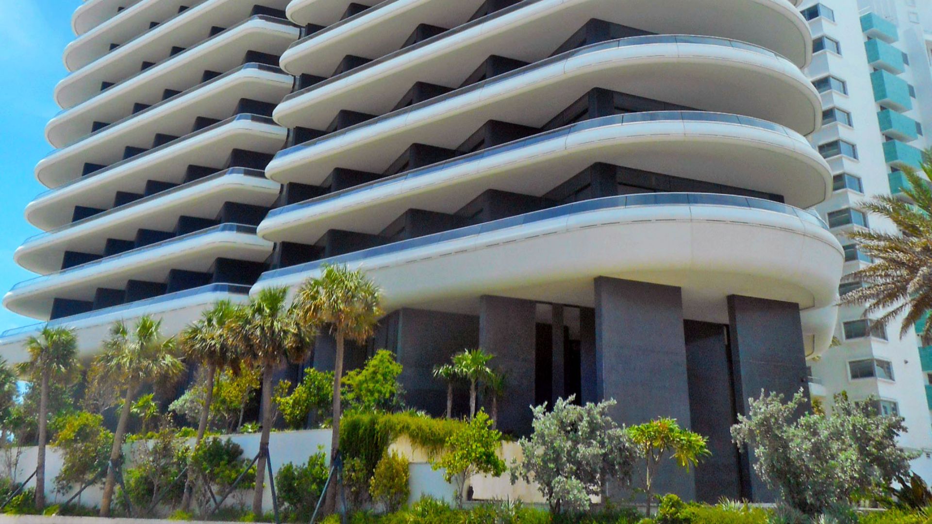 File:Faena District Miami Beach - Hotel.jpg