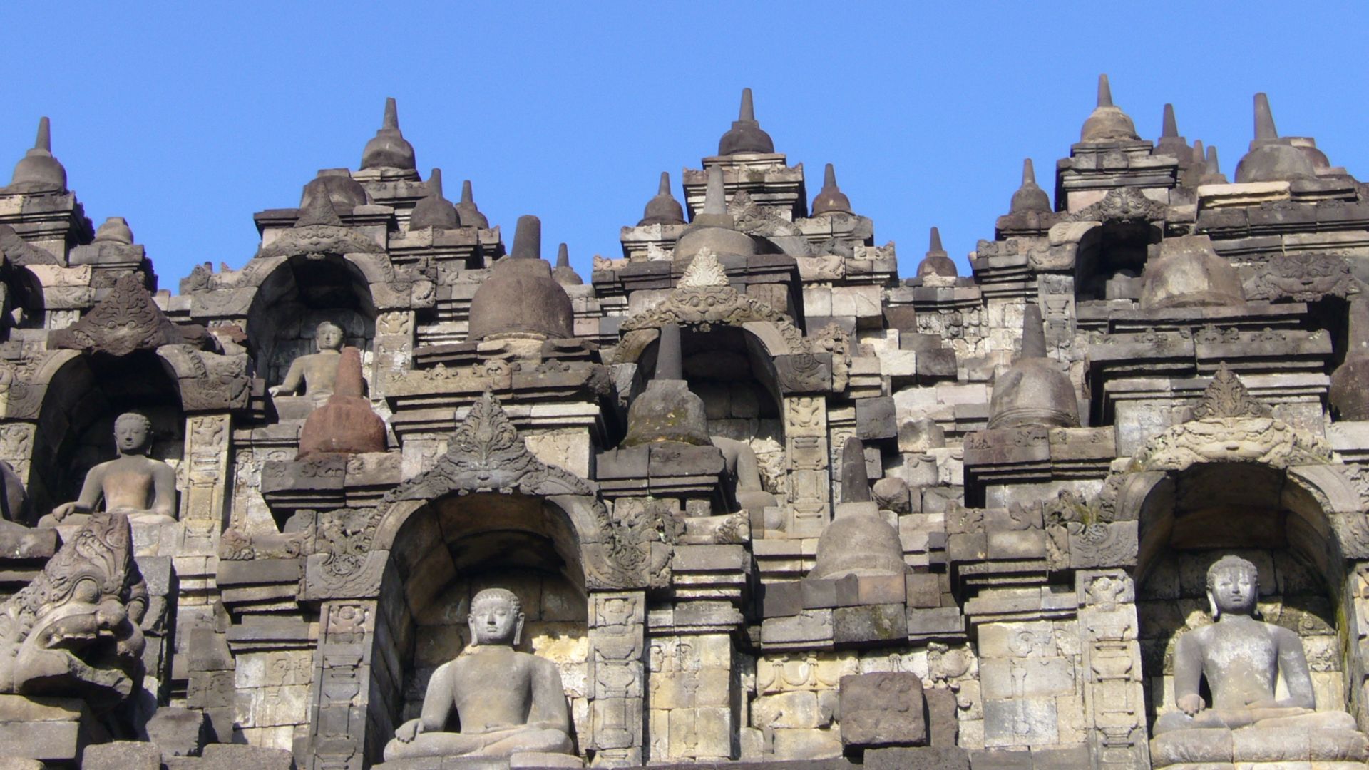 File:Borobudur Temple Compounds-111359.jpg