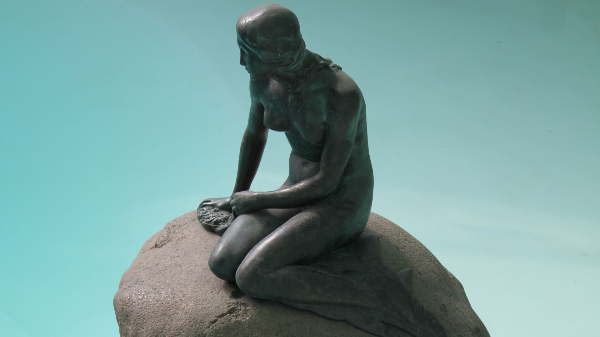 File:Expo 2010 Denmark Pavilion- Little Mermaid Statue from Copenhagen Harbor 04.jpg