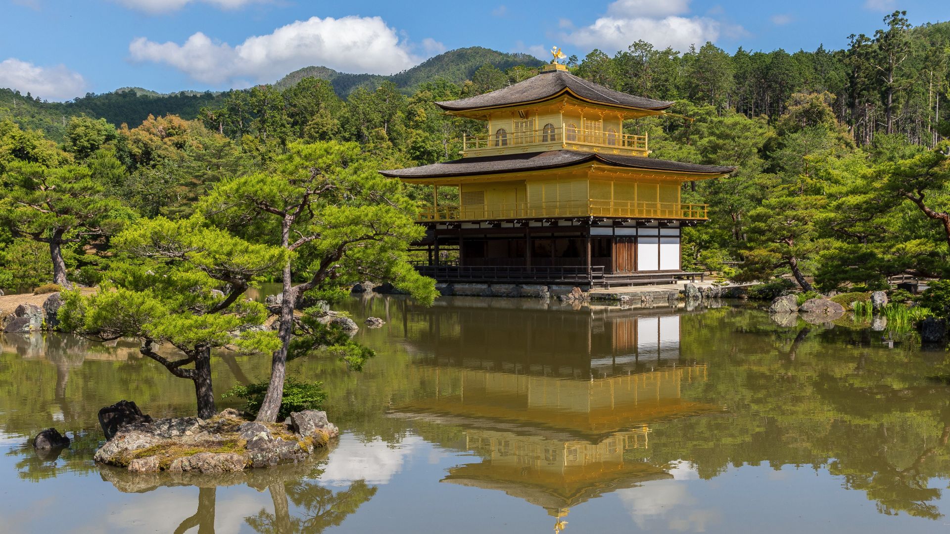 File:Water reflection of Kinkaku-ji Temple a sunny day, Kyoto, Japan.jpg