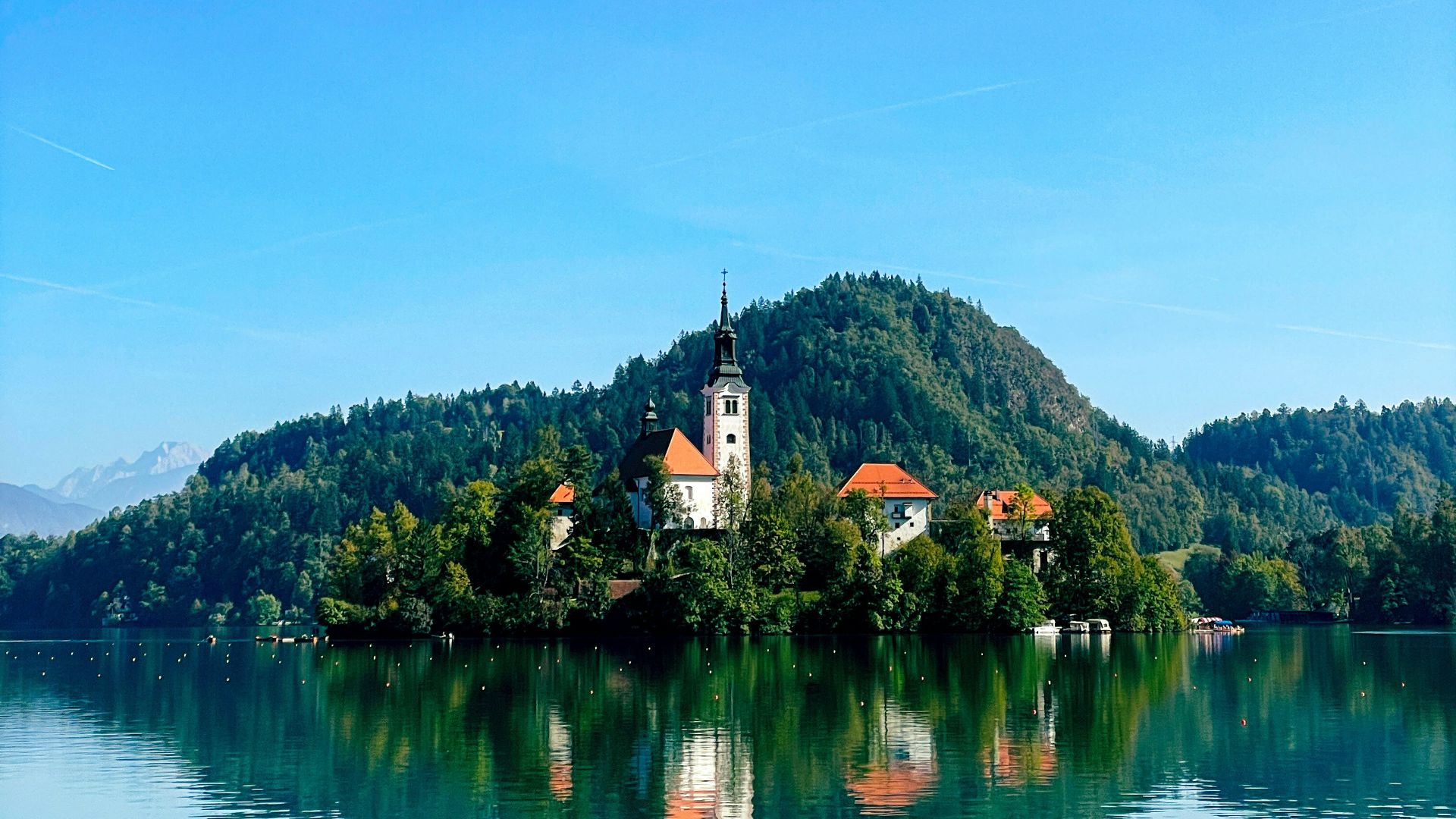 a small island in the middle of a lake