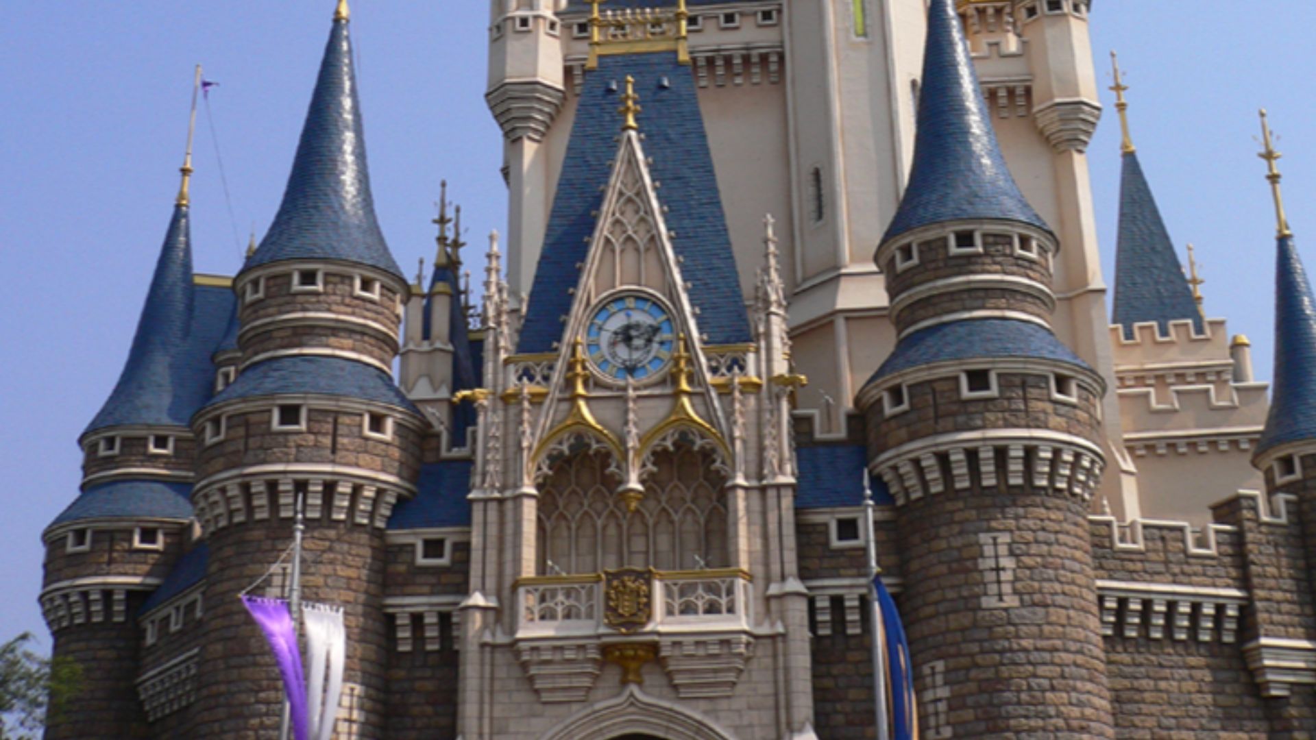 File:TDL Cinderella Castle New Color.jpg