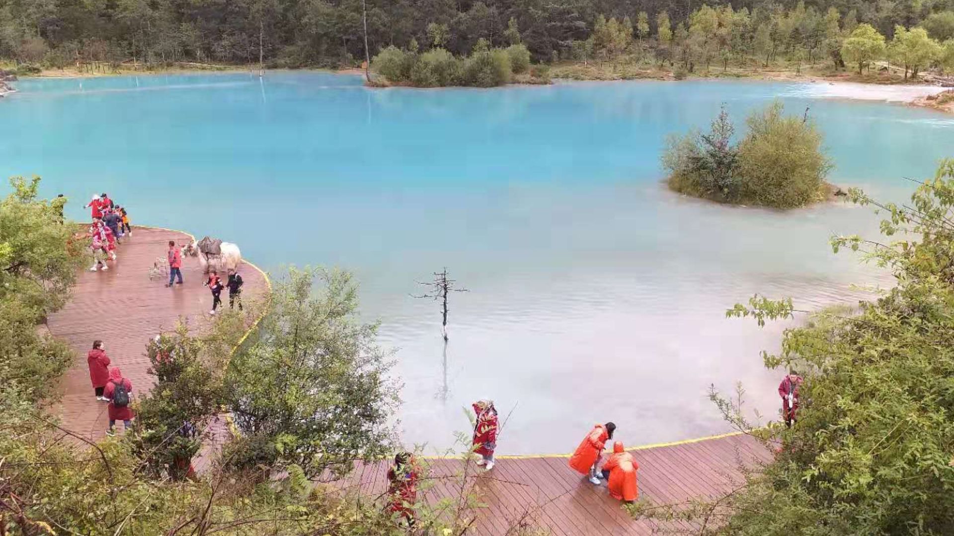 File:水色會變的藍月谷 20190928195012.jpg