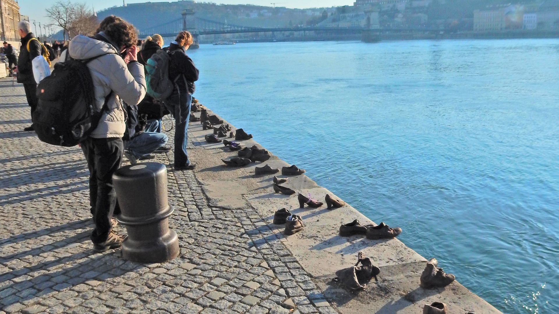 File:Shoes on the Danube Bank, Budapest (17165263936).jpg