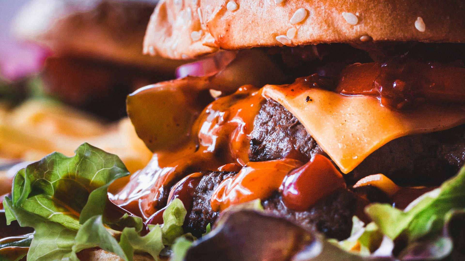 burger with lettuce and tomato