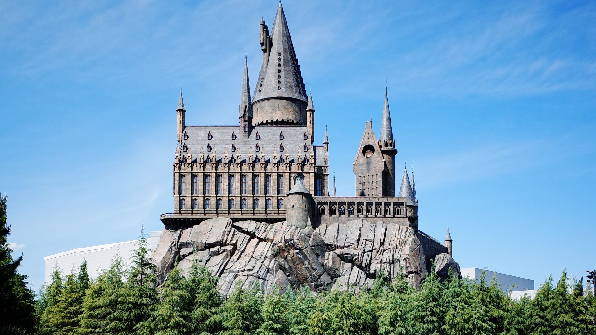 brown and gray concrete house