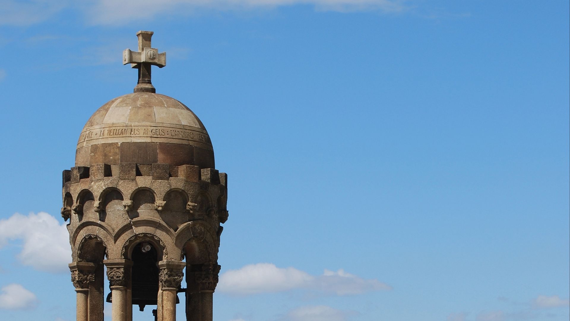 File:Türmchen Sagrat Cor 2013.jpg