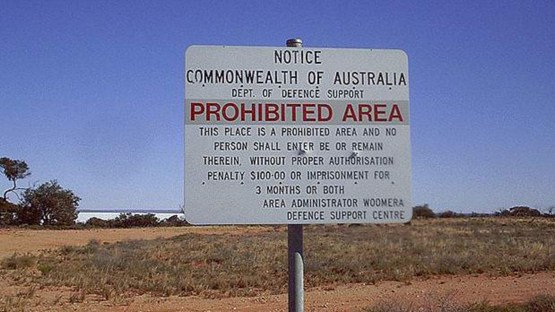 File:Woomera zone interdite.jpg