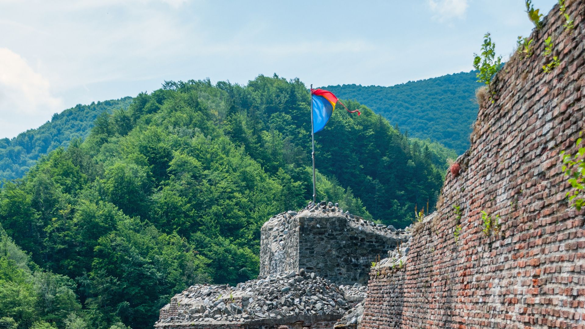 File:Poenari Castle in Romania.jpg