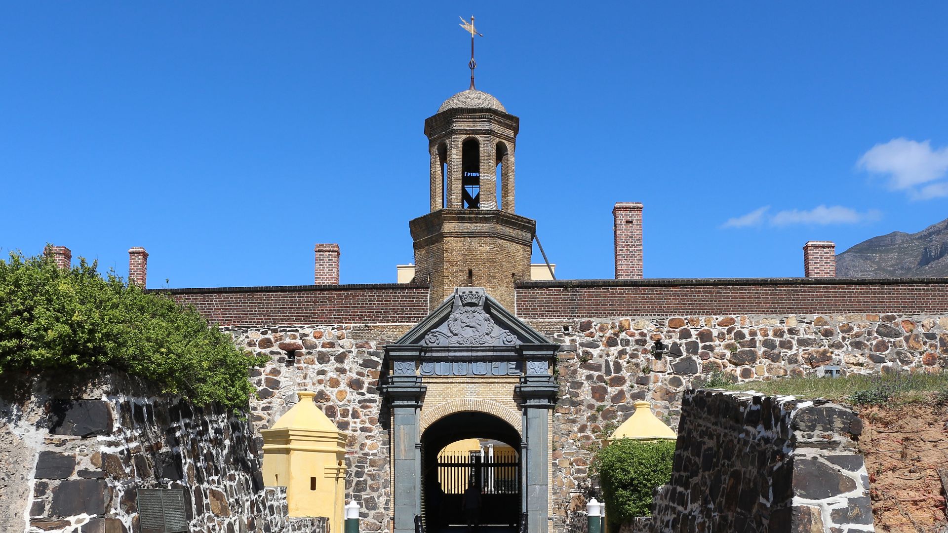 File:Castle of Good Hope, Cape Town 01.jpg