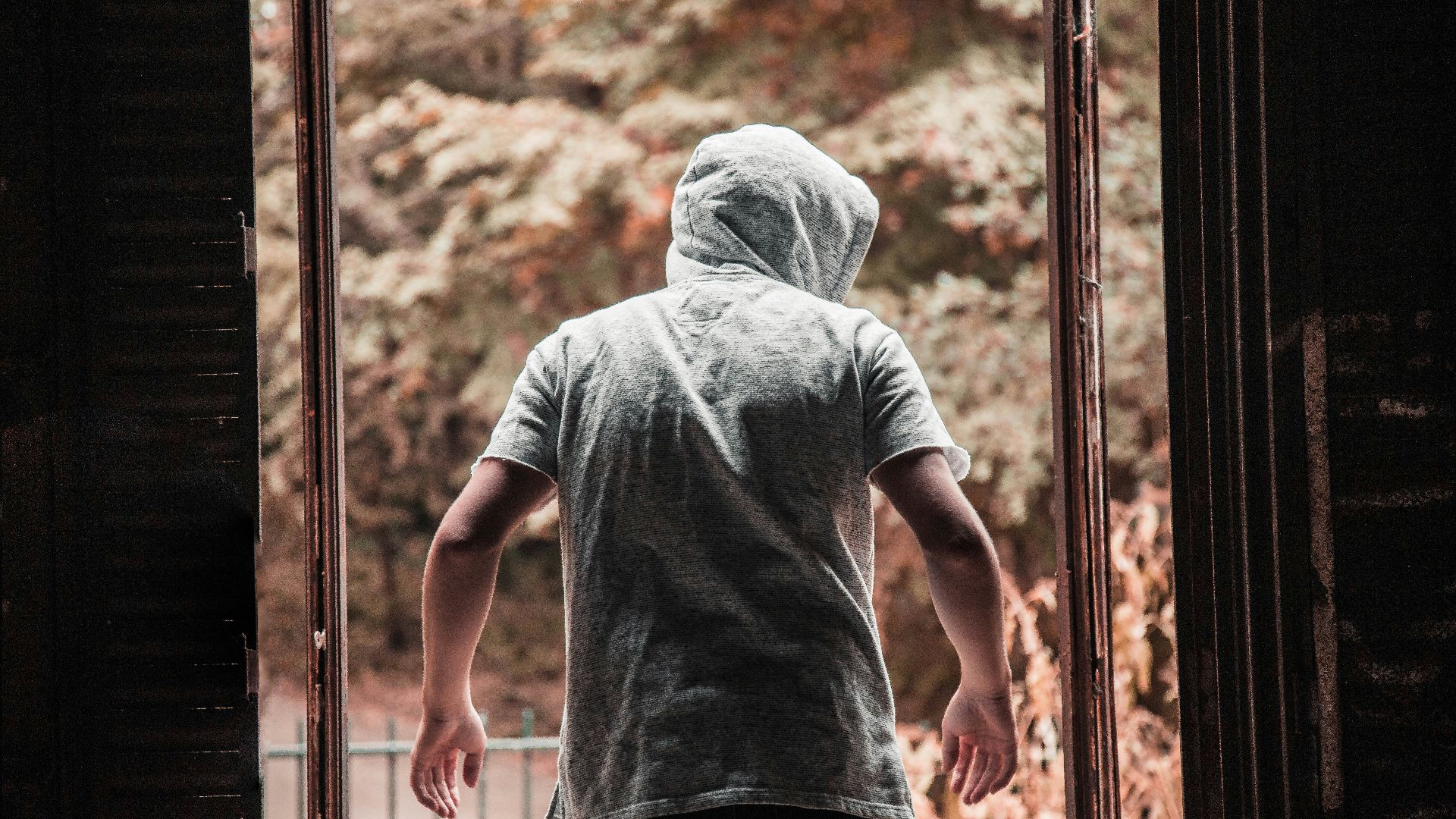 men's gray pullover hooded jacket