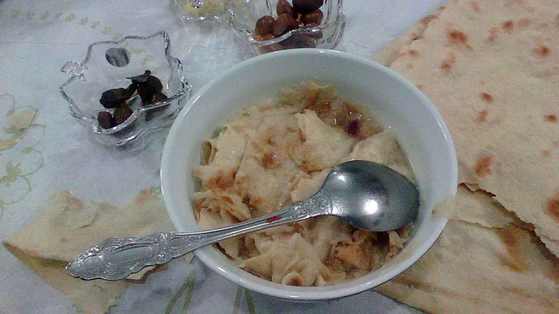 File:Broth Khash in Bahar 2.jpg