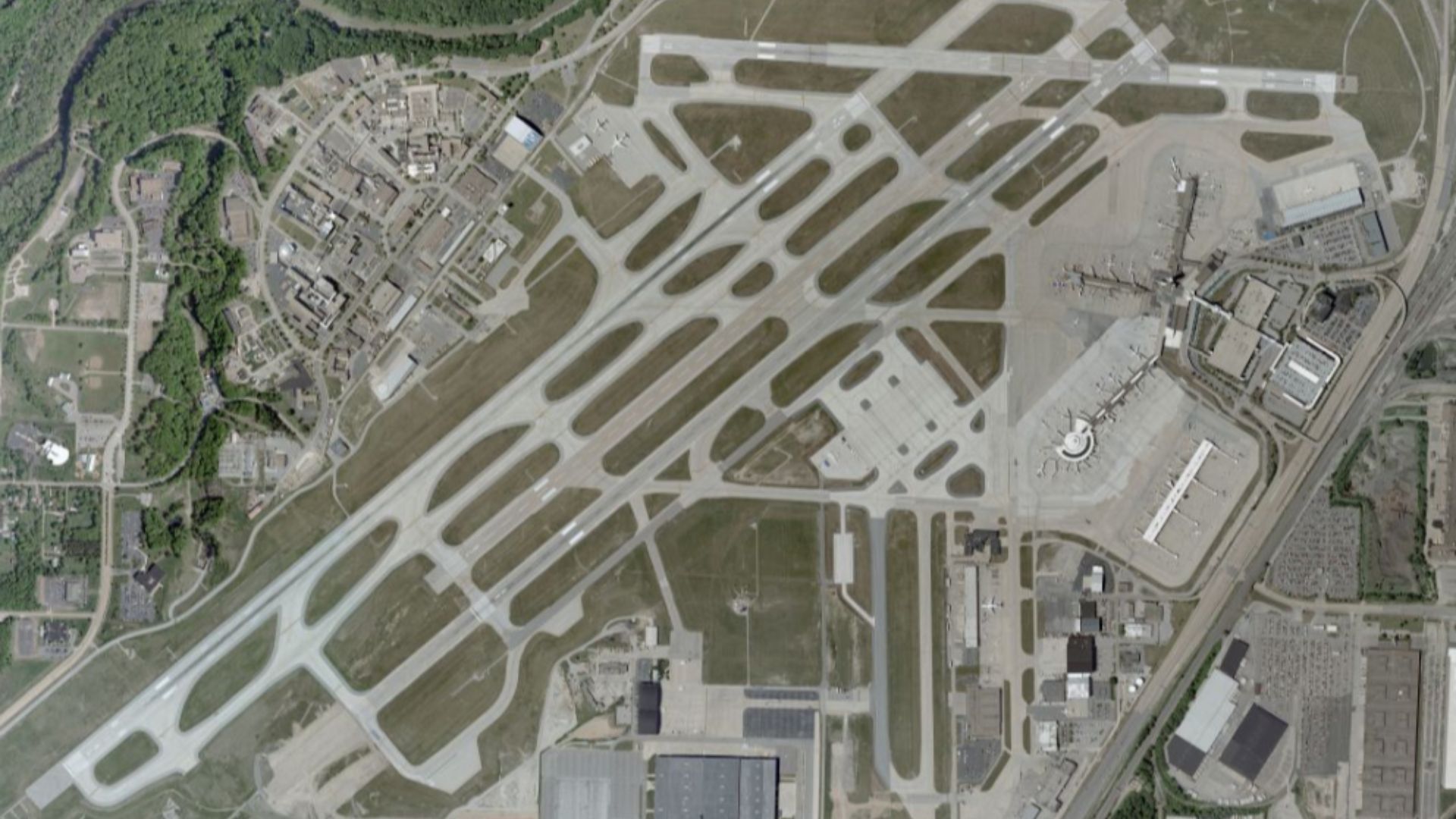 File:Cleveland Hopkins International Airport recent satellite view.png