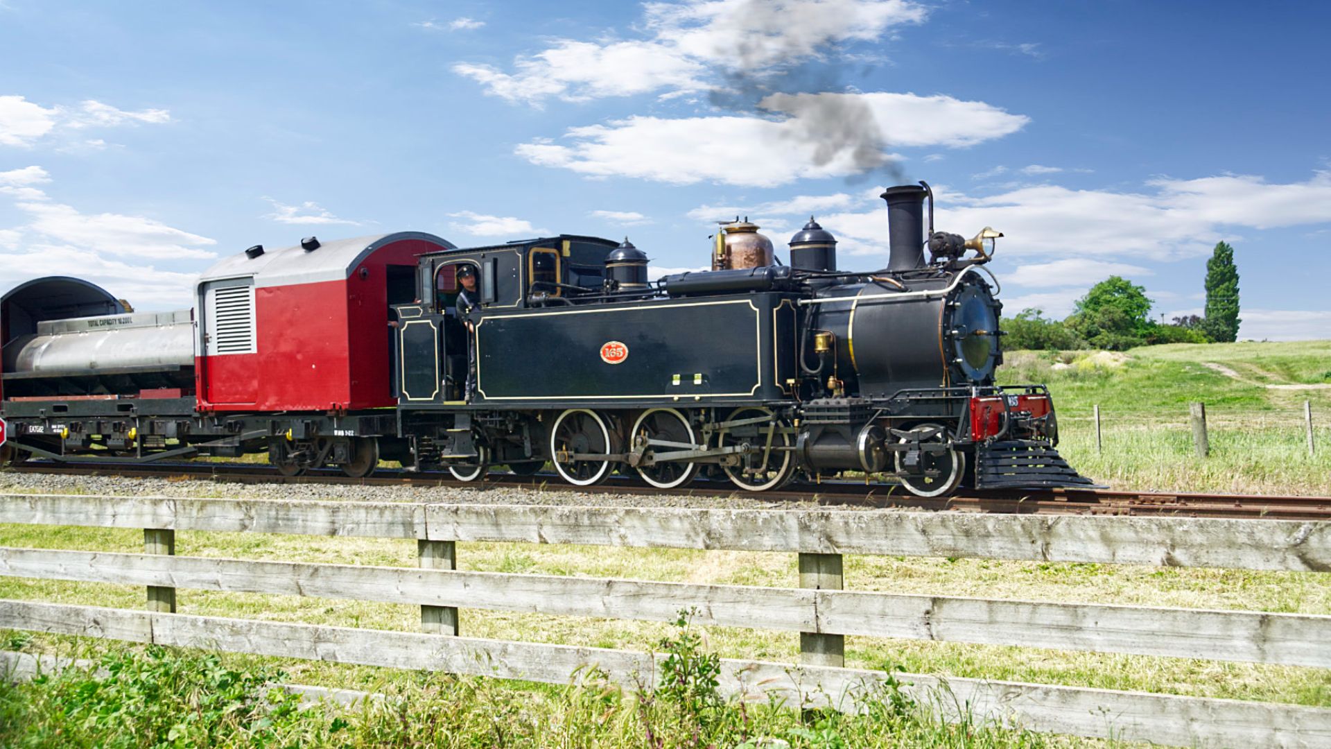 File:Locomotive Wa165 on Gisborne City Vintage Railway 1.jpg