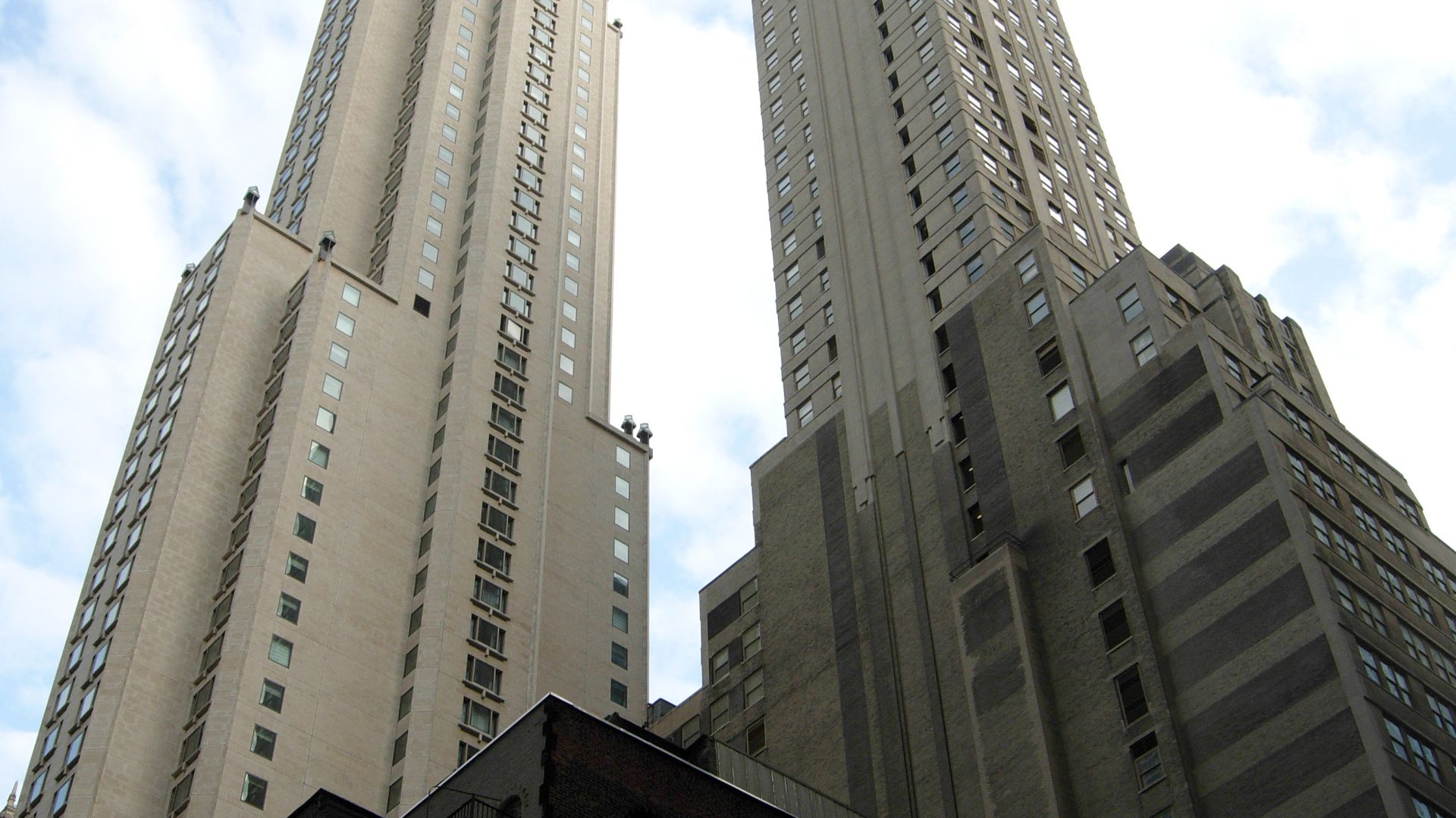 File:Four-Seasons-Hotel-New-York.jpg