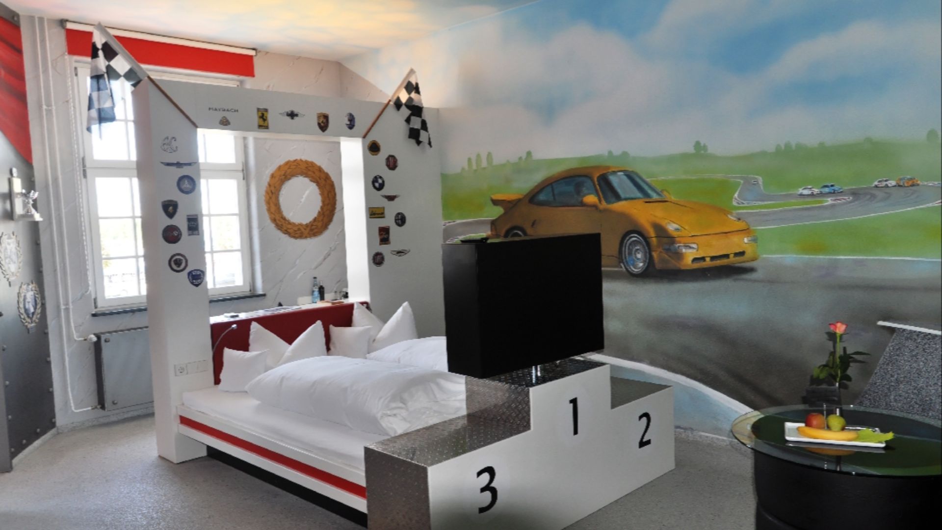 File:Böblingen V8 Hotel 2014 by-RaBoe 01.jpg