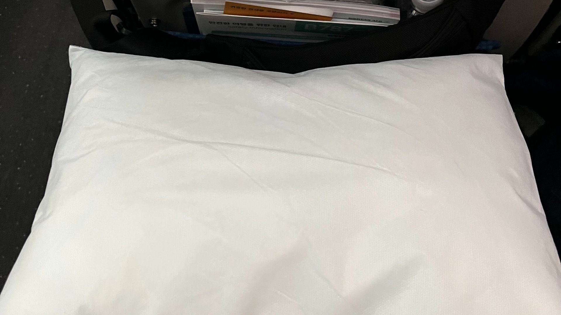 File:An average white pillow.jpg