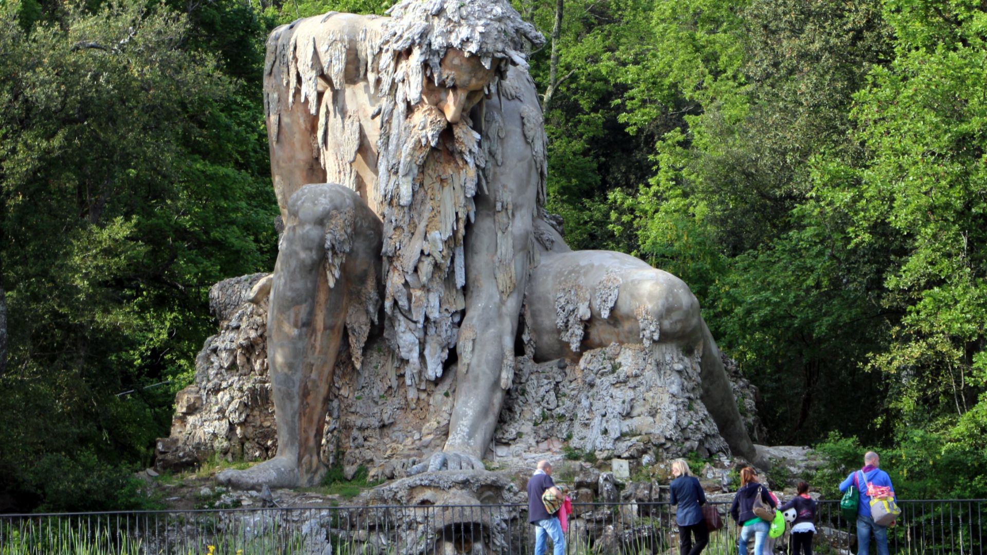 File:Parco di pratolino, appennino del giambologna 01.JPG