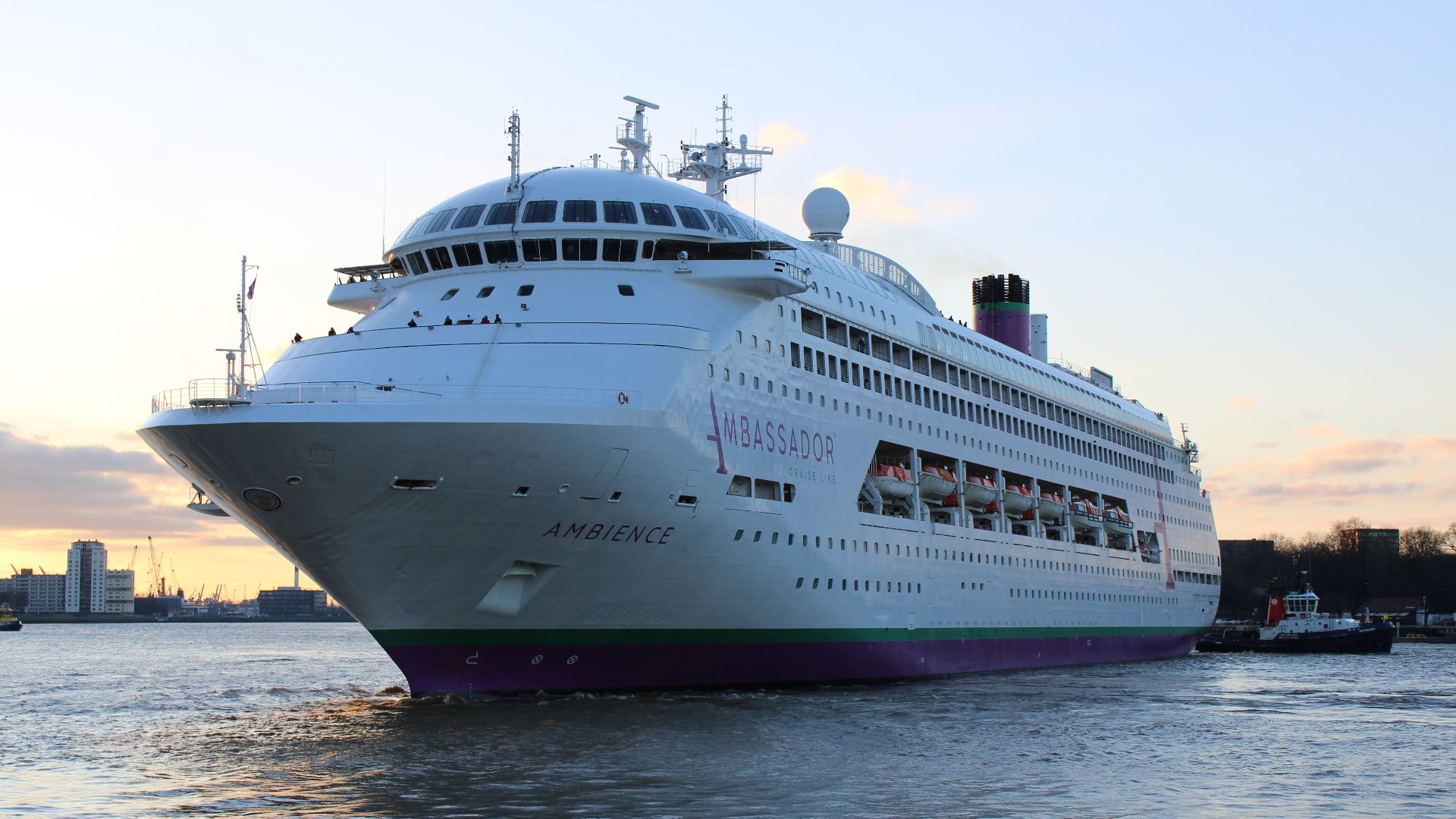 File:Rotterdam - 3072 - 2024.01.07 - Ambassador Cruise Line - « Ambience » (vue avant gauche) © Anthony Levrot.jpg