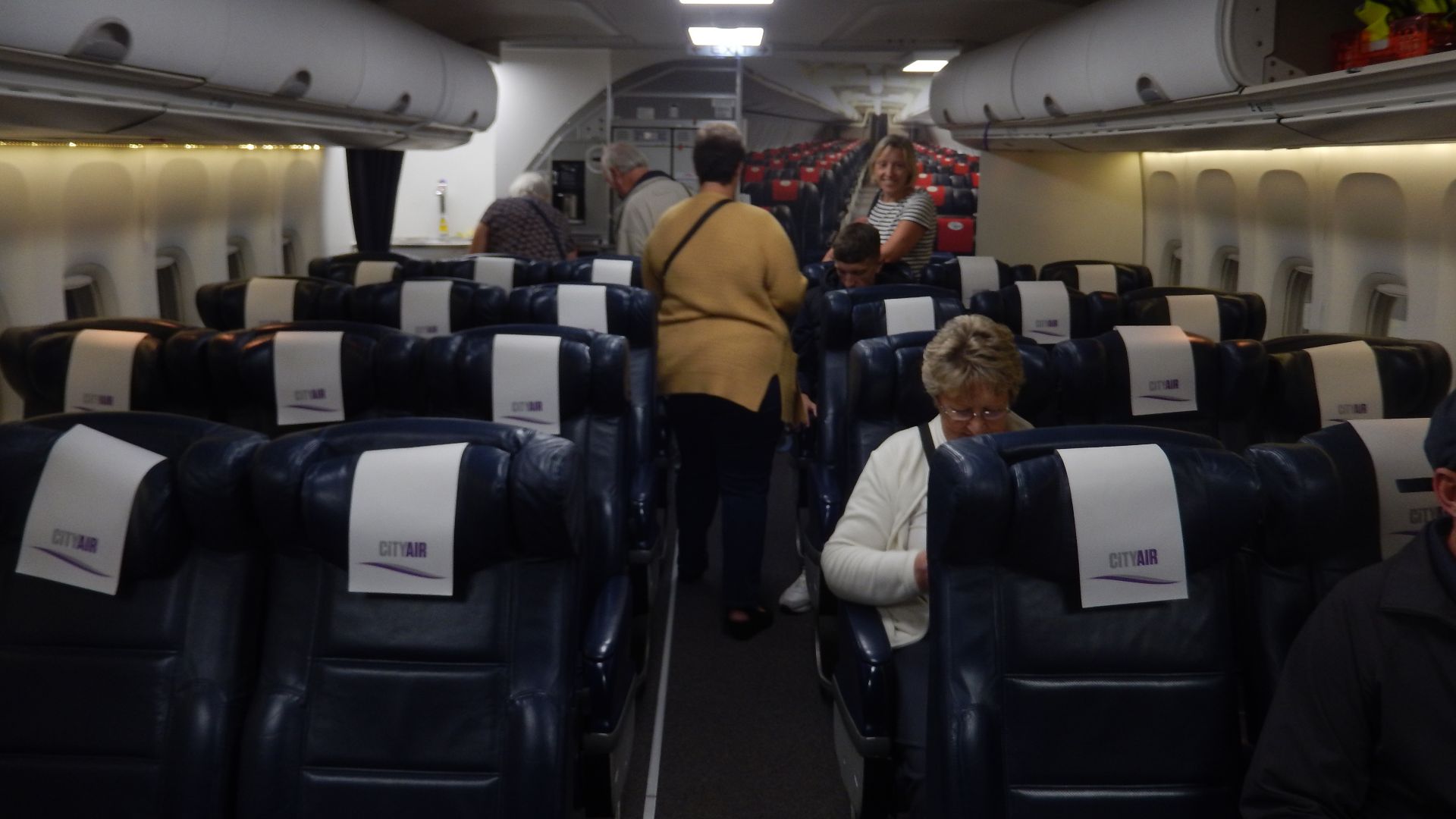 File:DSCN4448 City of Glasgow College City Campus airplane cabin classroom.jpg