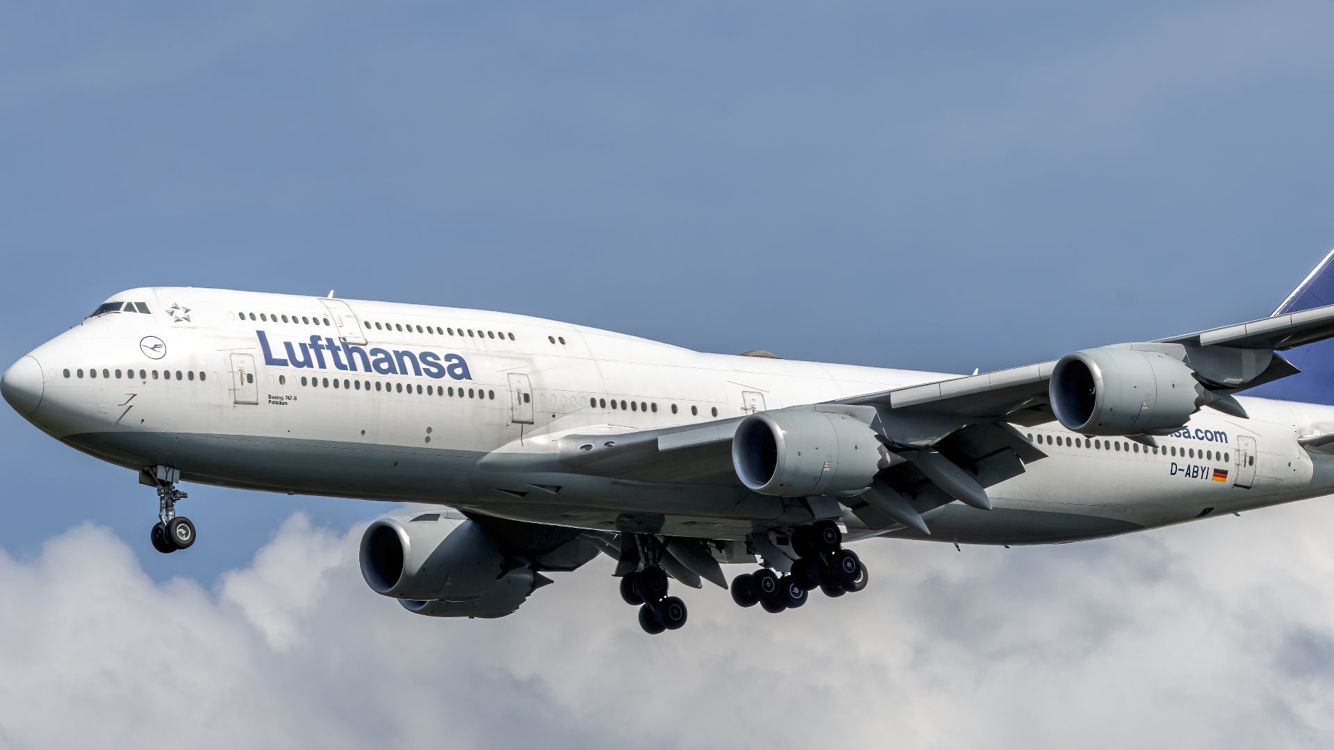 File:Lufthansa Boeing 747-8 D-ABYI IAD VA1.jpg