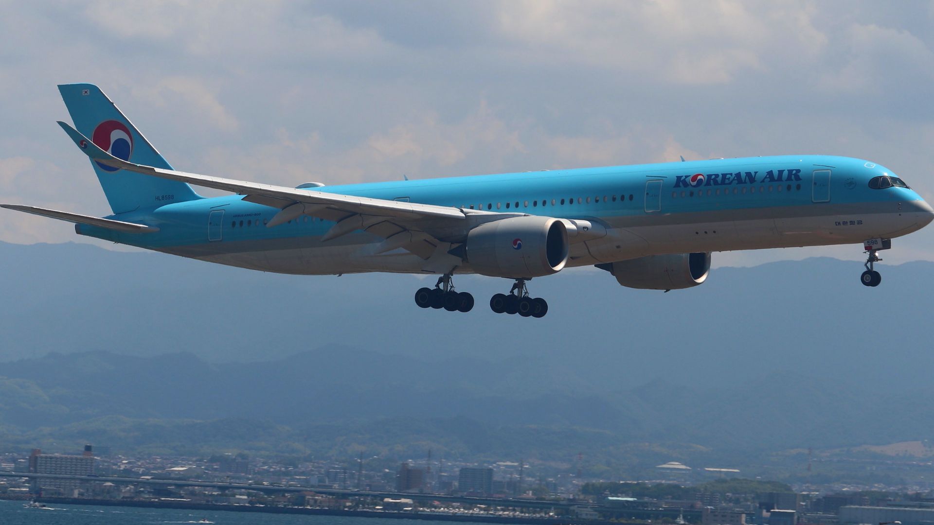 File:Airbus A350-900 Korean Air.jpg