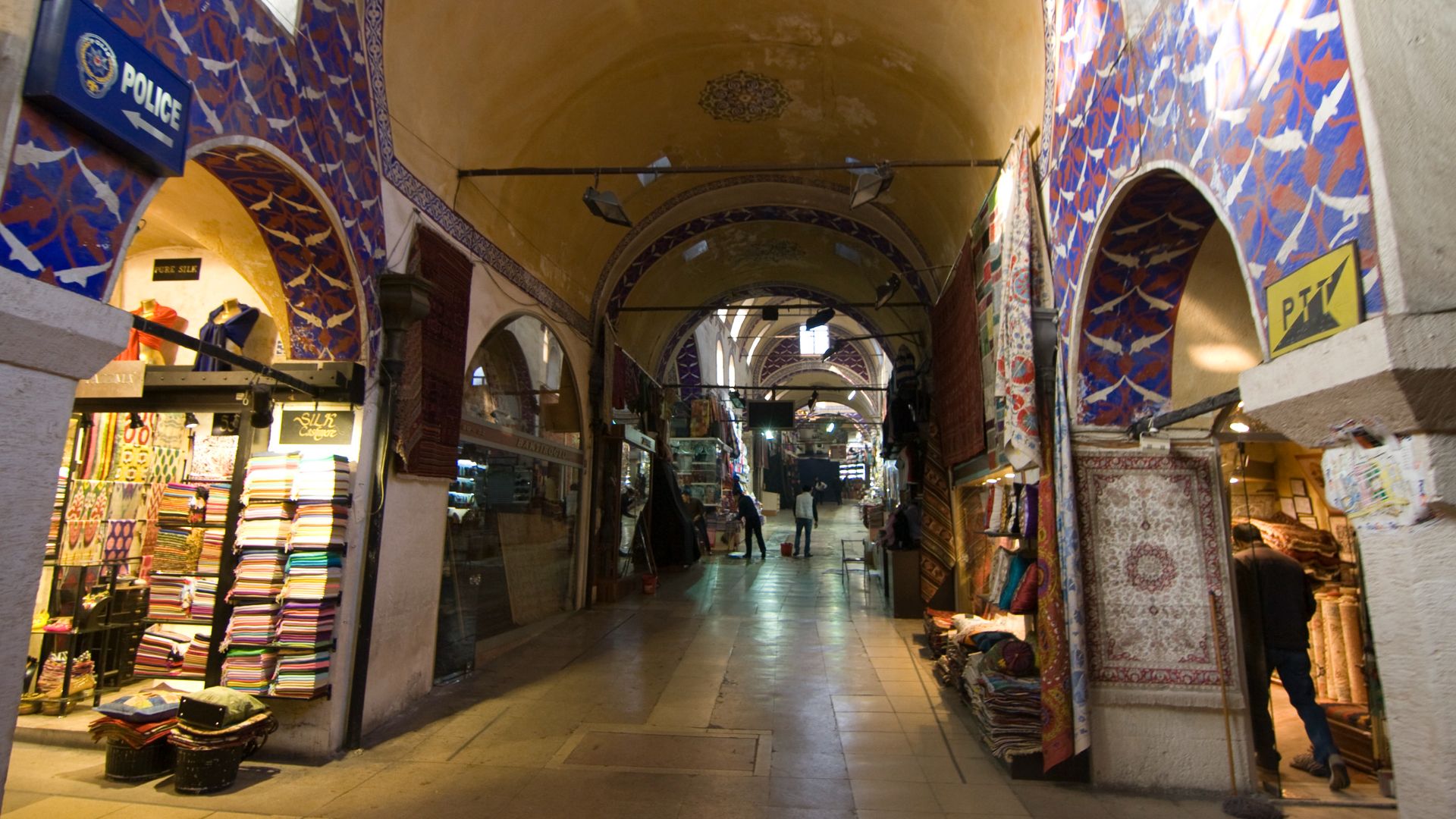 File:2013-01-02 Grand Bazaar, Istanbul 06.jpg