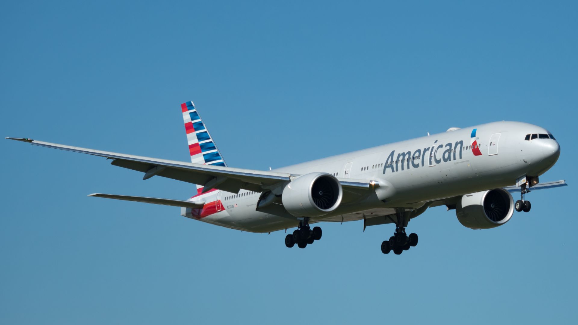 File:American Airlines Boeing 777-300ER (N732AN) at Miami International Airport.jpg