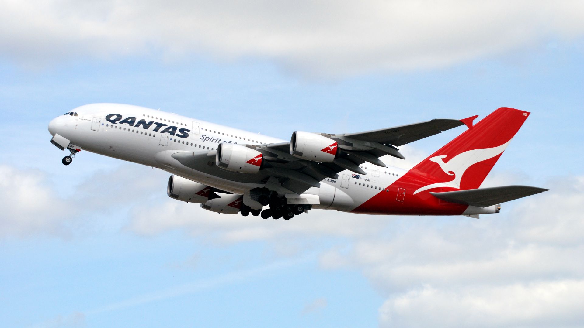File:Qantas A380 (5754688309).jpg