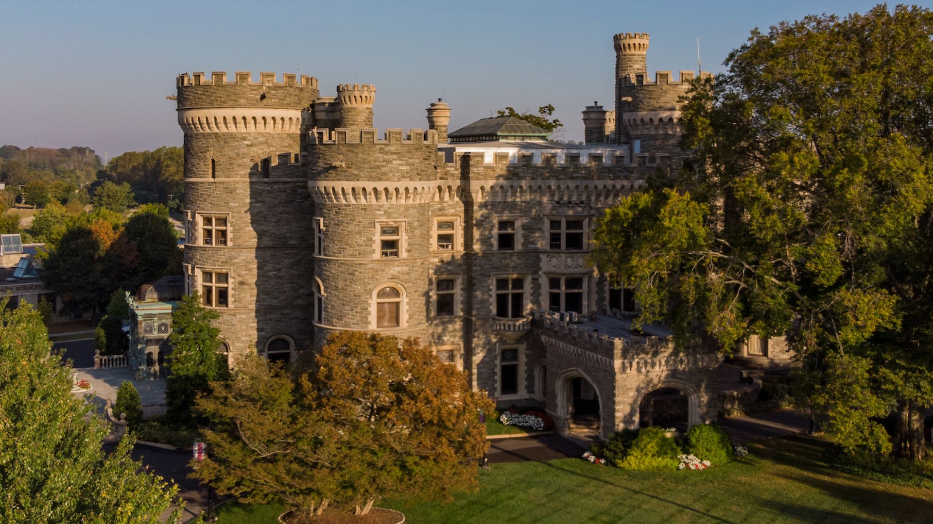 File:Grey Towers Castle at Arcadia University .jpg