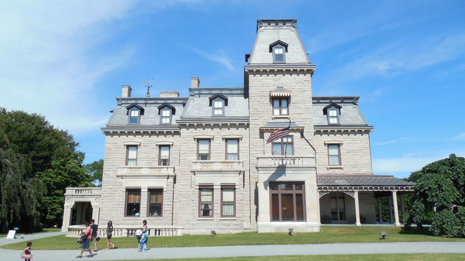 File:Chateau sur Mer, Newport RI.jpg