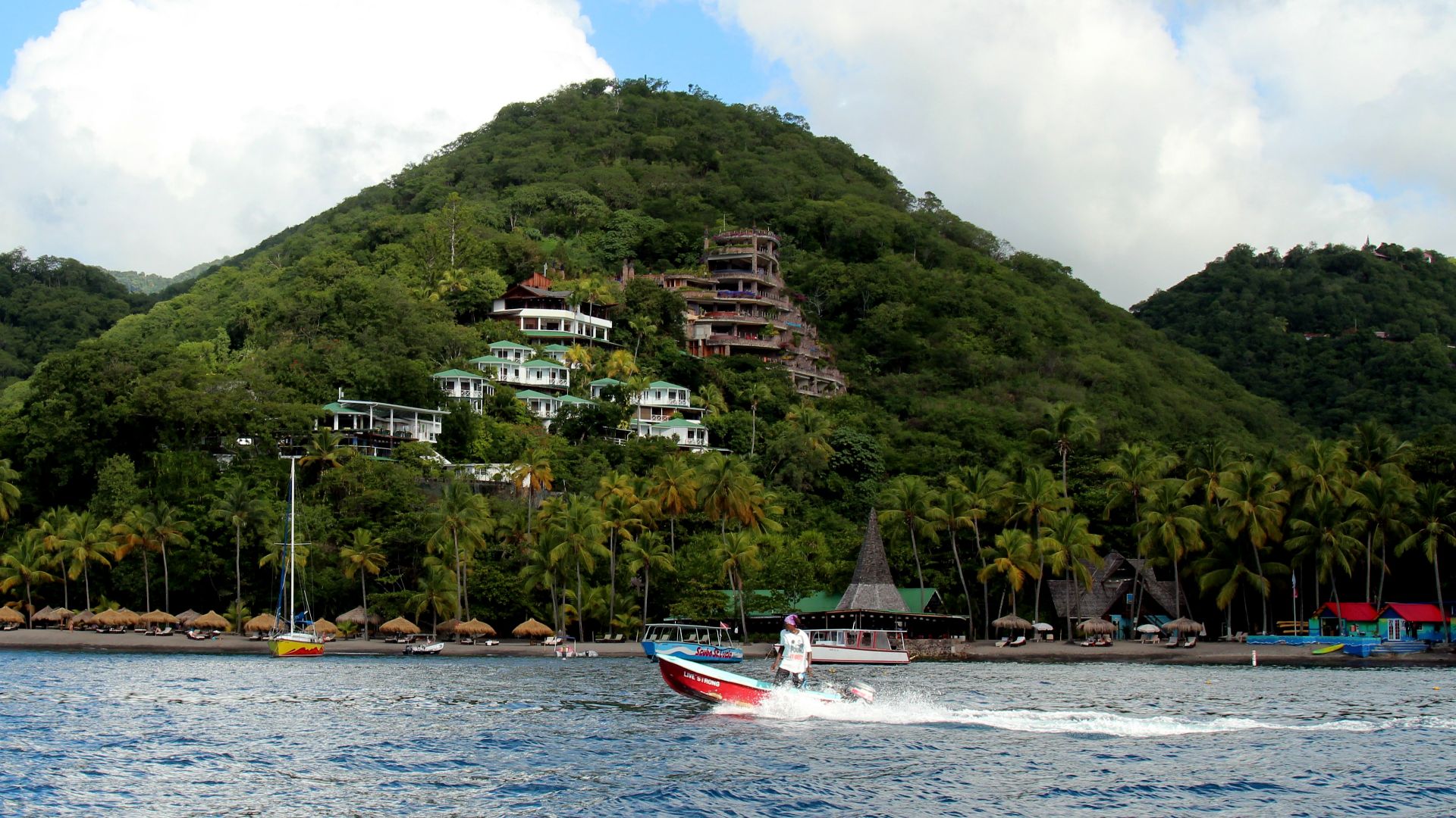 File:Jade Mountain Resort (24143692642).jpg
