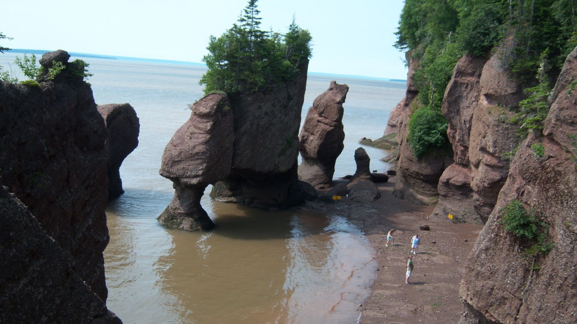 File:Hopewell Rocks Provincial Park..8.jpg