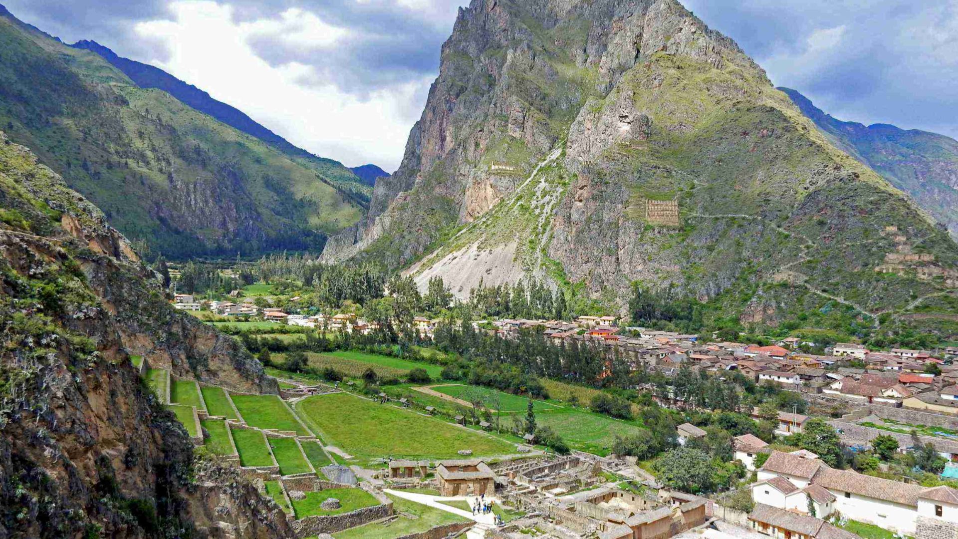 File:Ollantaytambo - Heiliges Tal.jpg