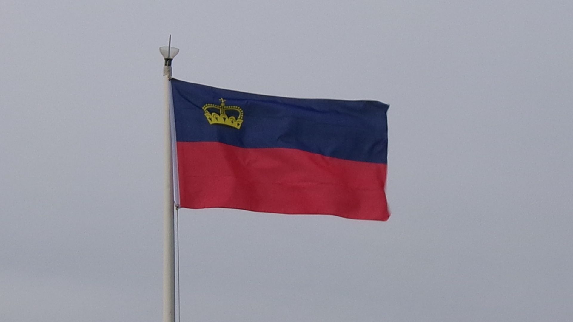 File:Flag of Liechtenstein, Island Harbour, Isle of Wight, England.jpg