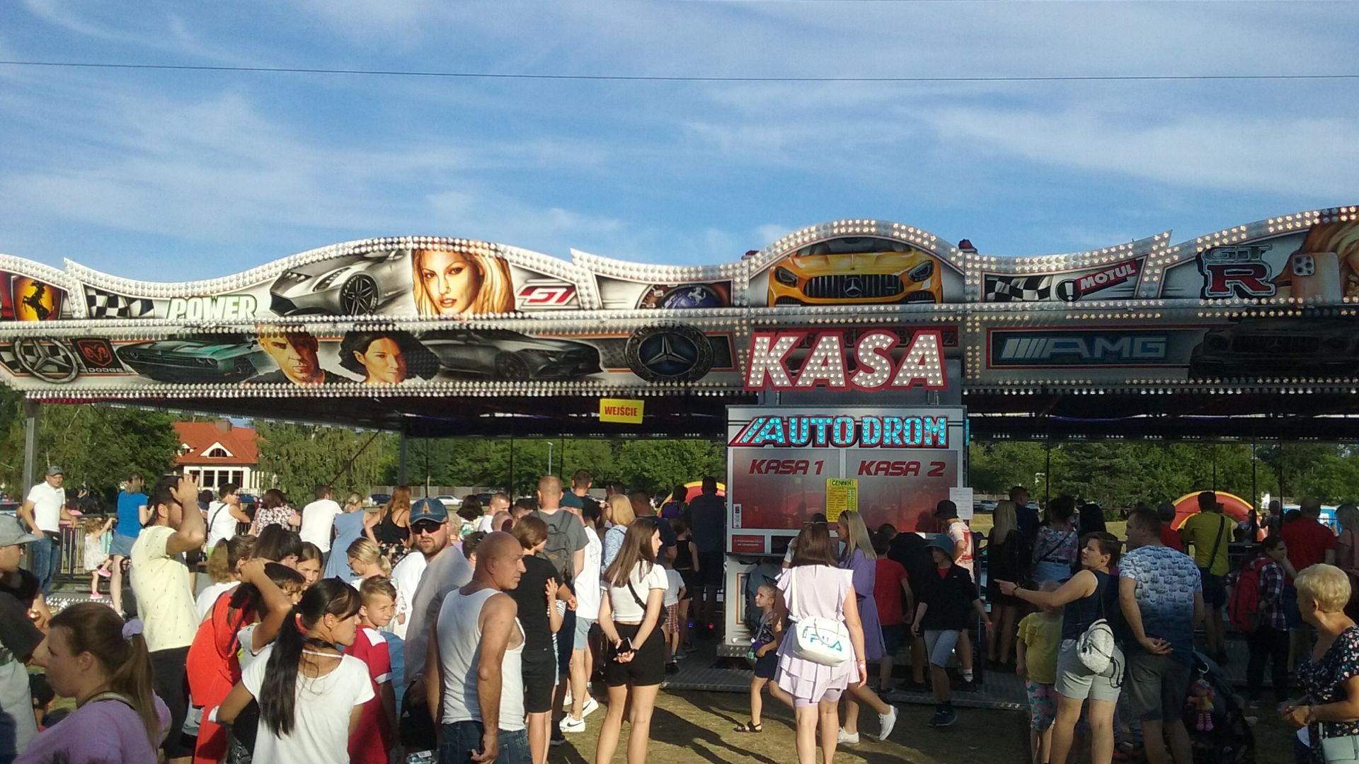 File:2022.07.03 18.42 Amusement Park in Tomaszowskie Błonia in Tomaszów Mazowiecki.jpg