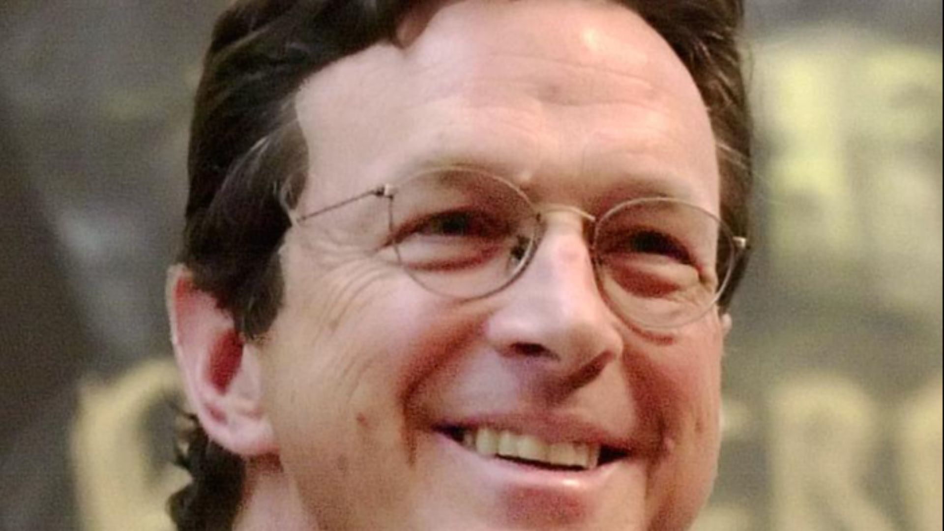 File:MichaelCrichton 2.jpg
