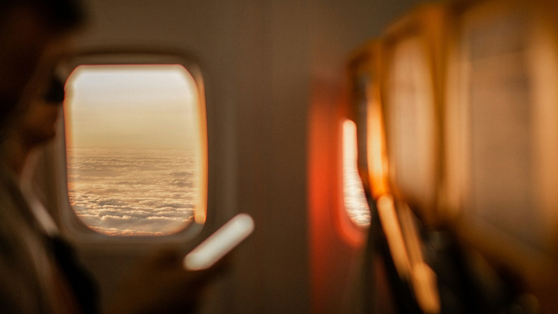 black and white electronic device