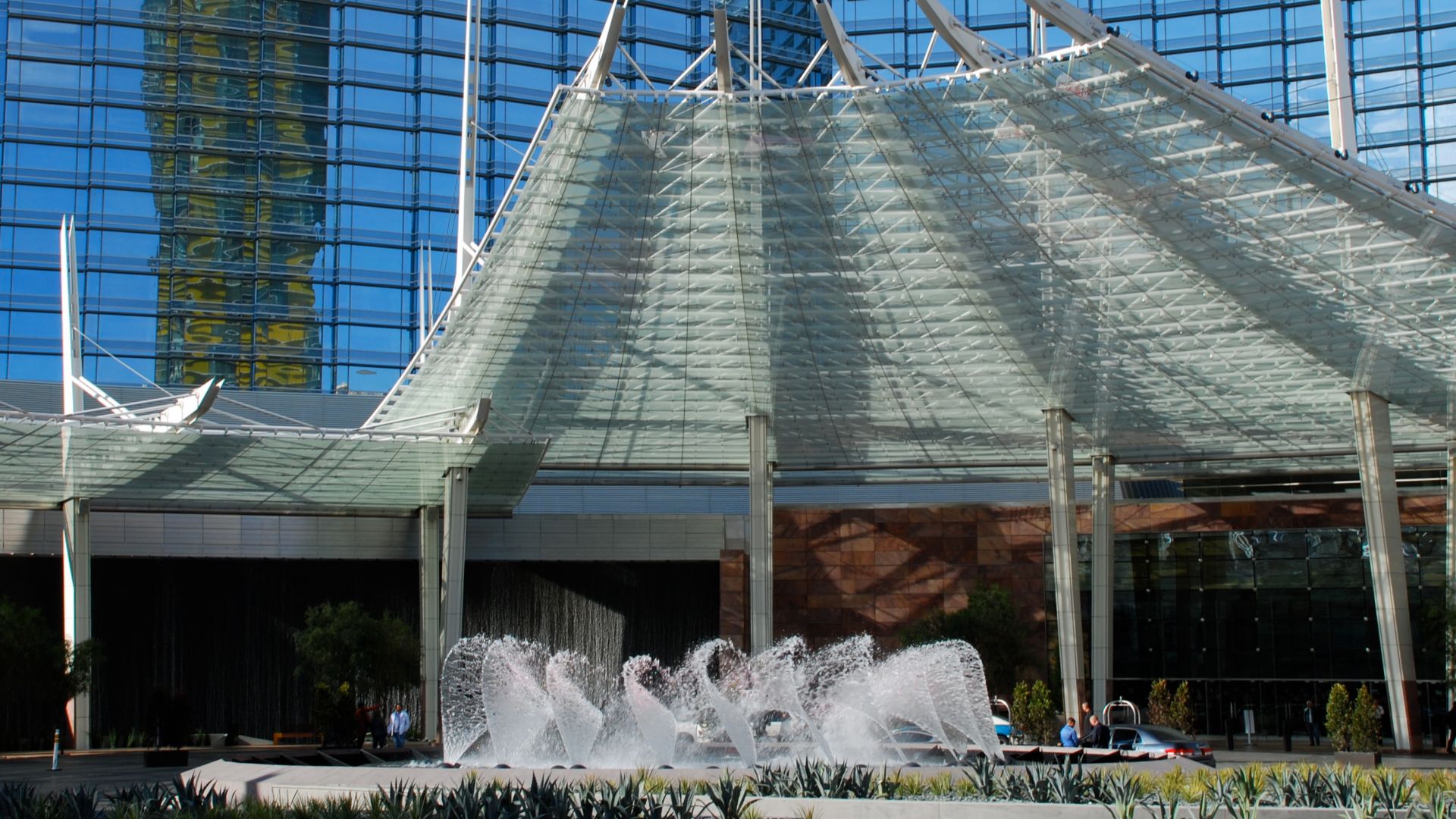 File:Aria Resort & Casino (4310315613).jpg