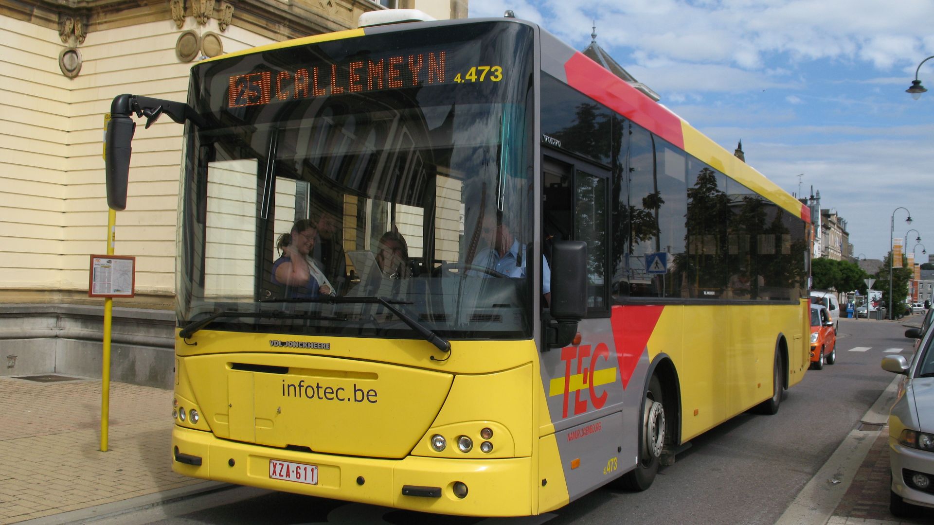 File:Arlon TEC Namur Luxembourg Jonckheere Transit 2000 n°4473 L25 Arlon Gare SNCB (2).JPG