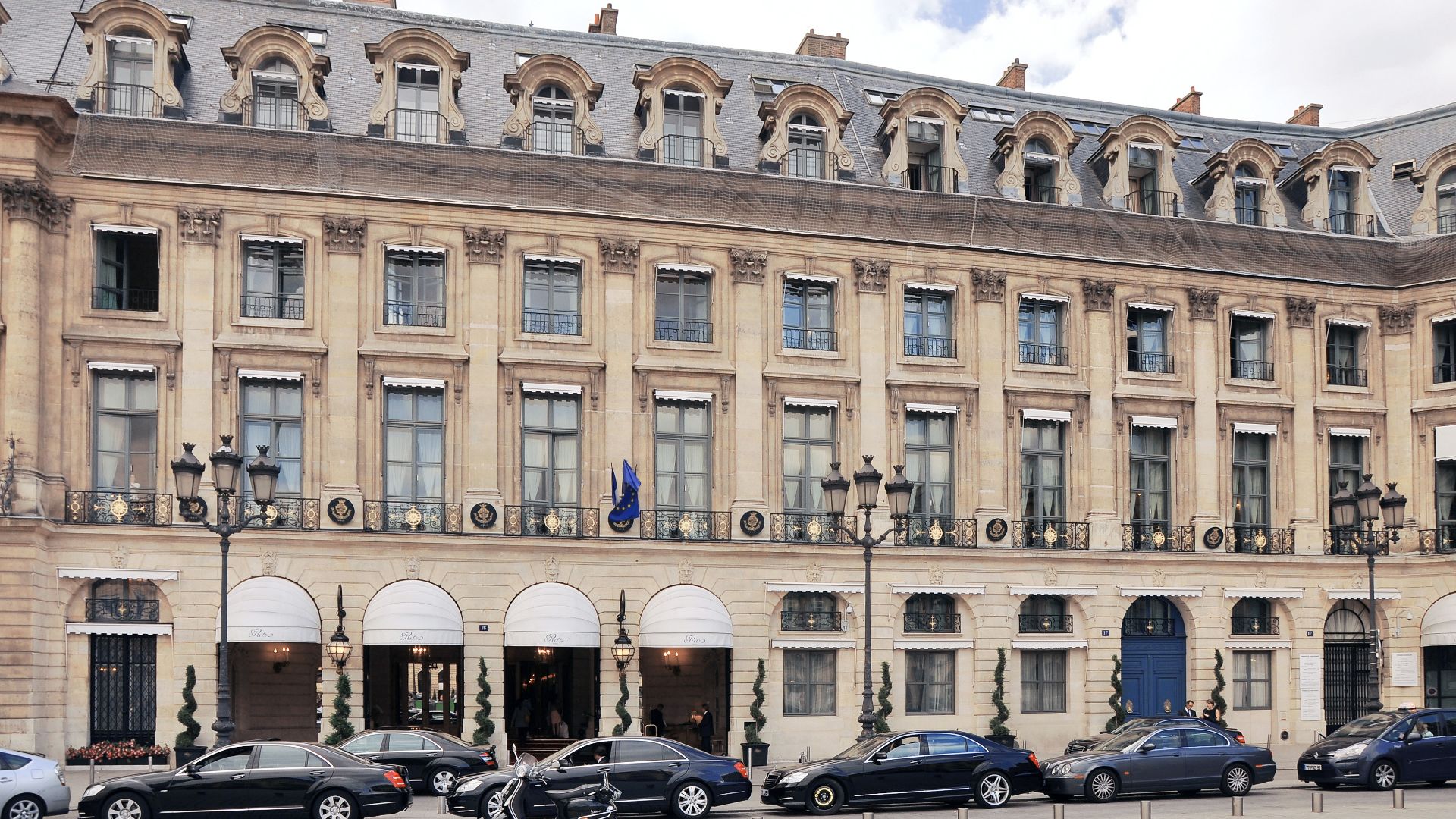 File:Hôtel de Crozat.jpg