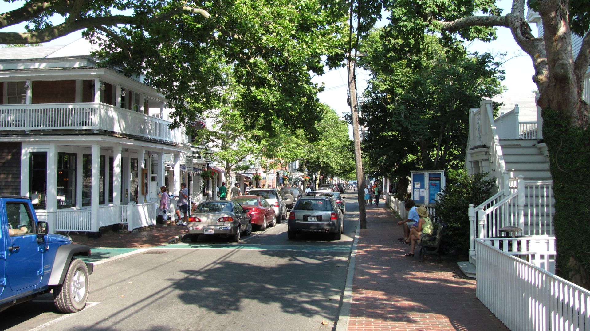 File:Main Street, Edgartown MA.jpg