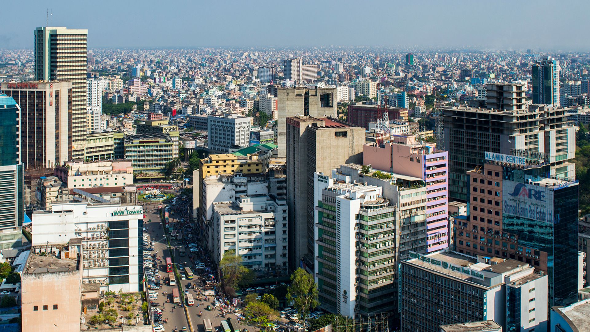 File:Dhaka April (33244268934).jpg