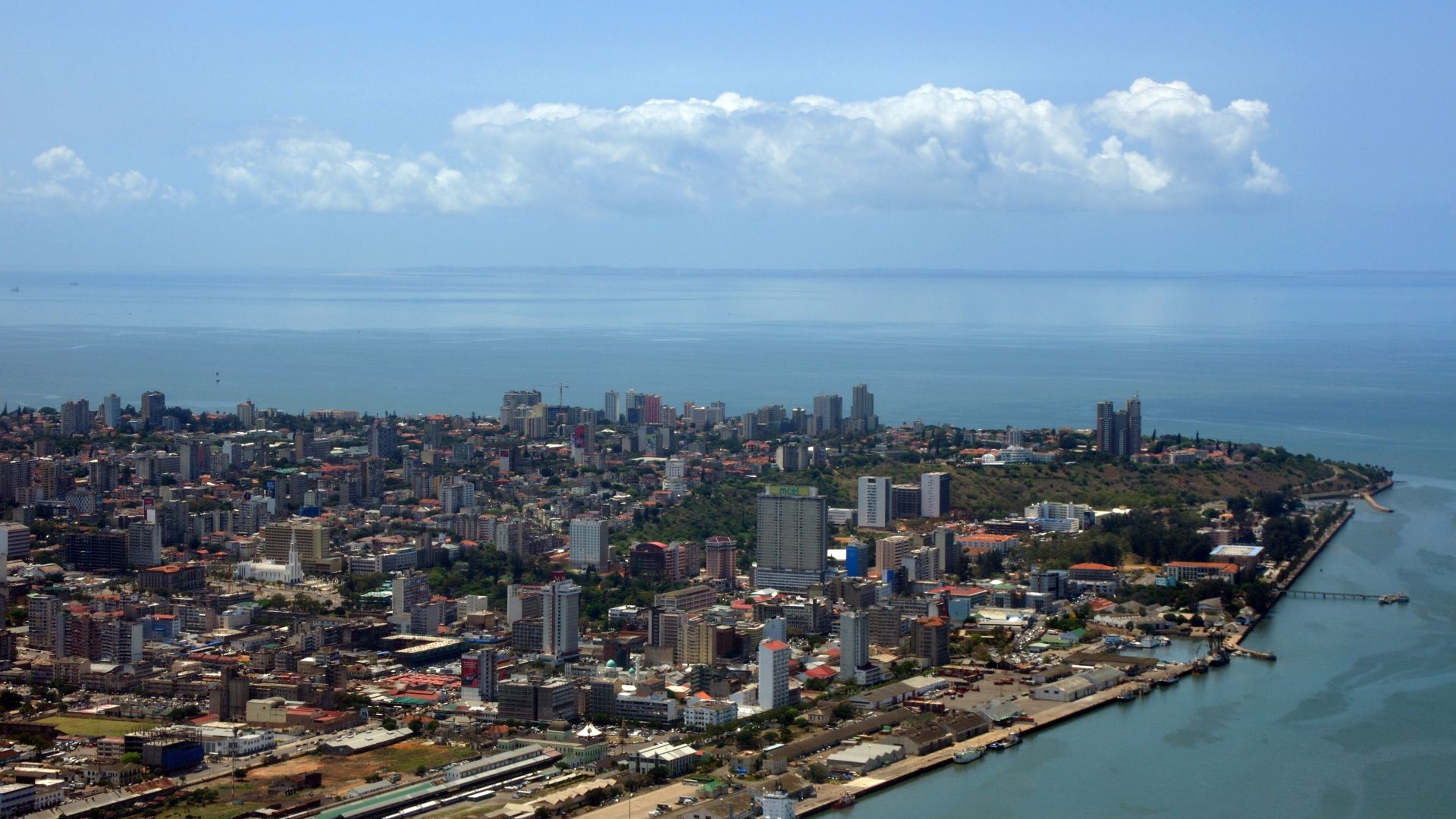 File:2010-10-18 10-55-00 Mozambique Maputo Macamo.jpg