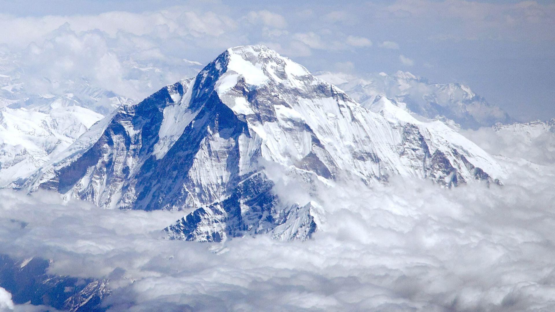 File:Dhaulagiri - view from aircraft.jpg