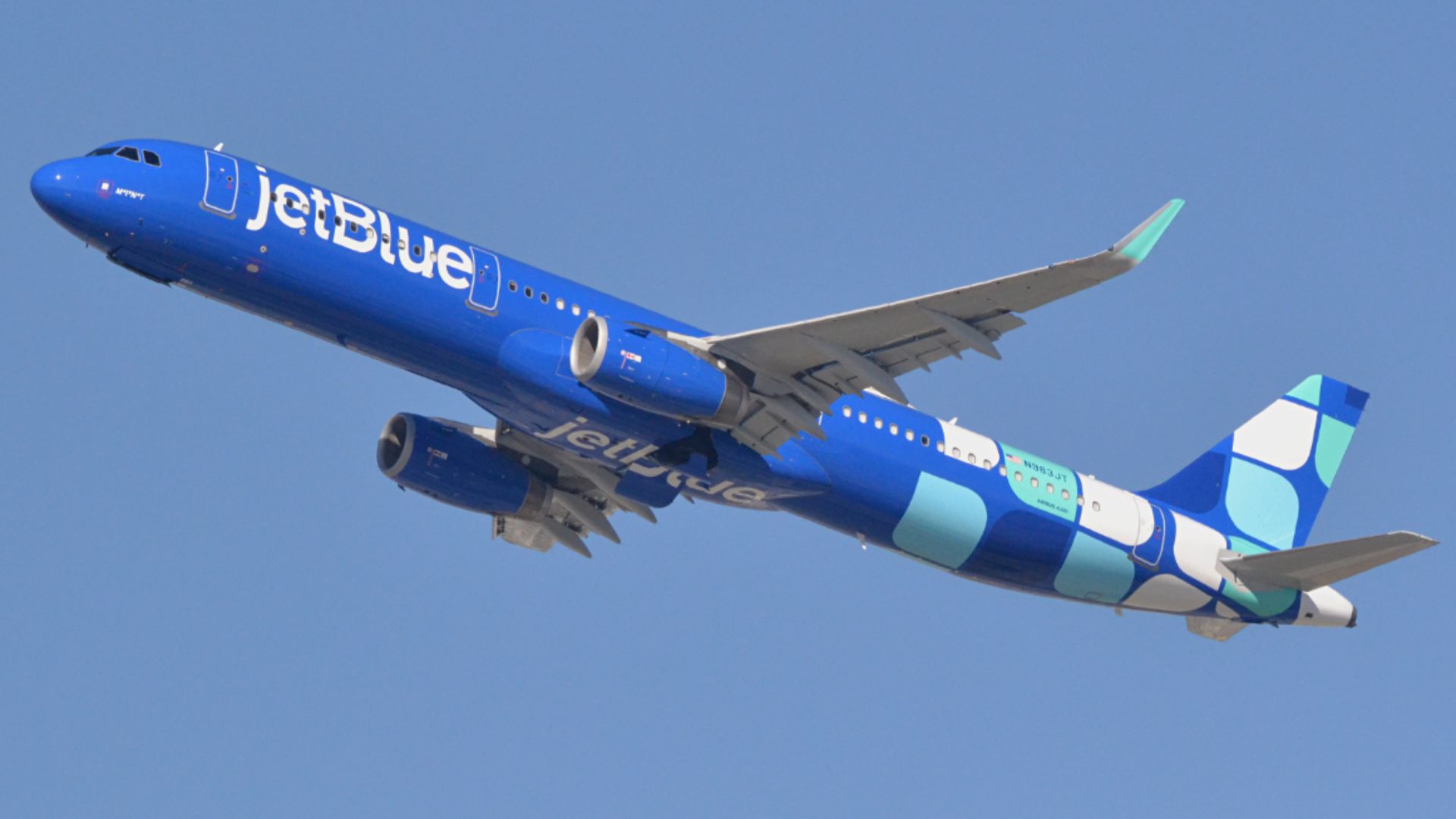 File:JetBlue Airways Airbus A321-231 (N983JT) departs LAX.jpg