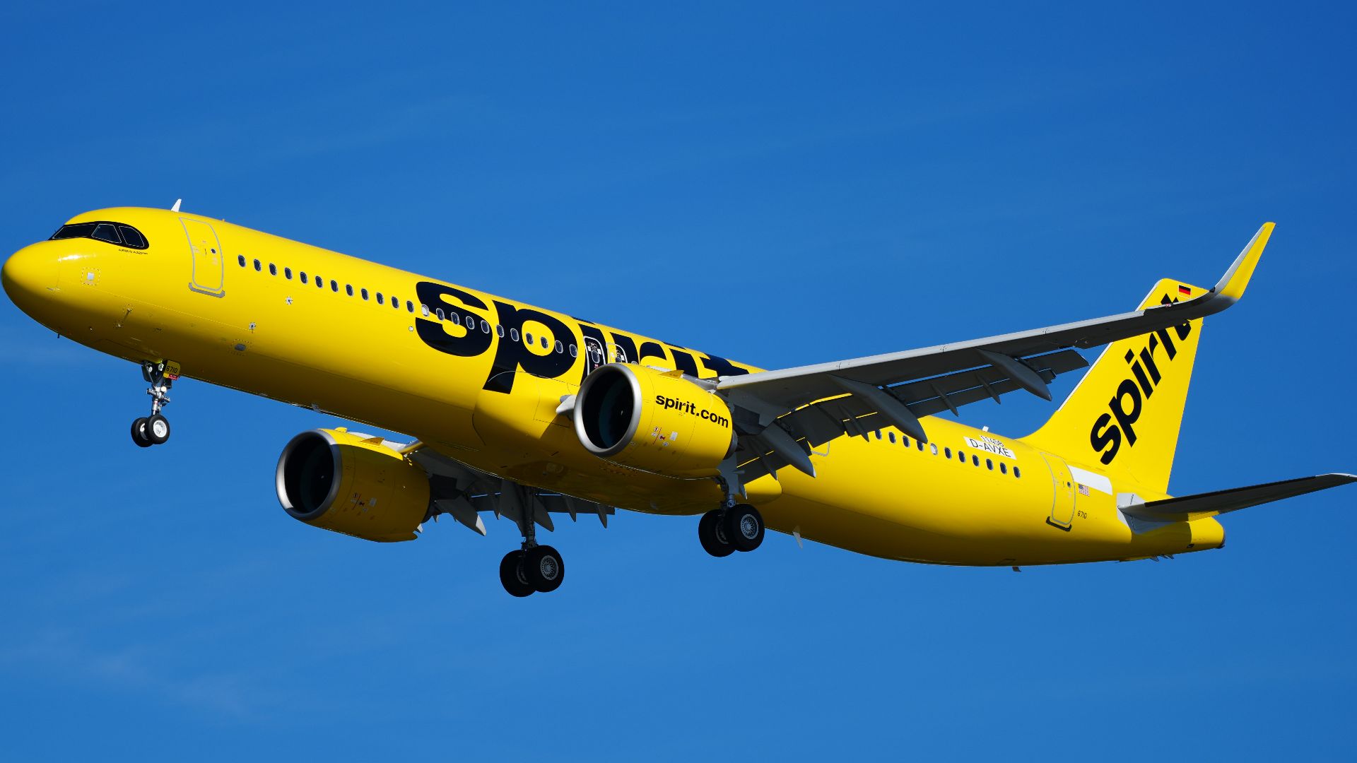 File:Hamburg-Finkenwerder Airport Spirit Airlines Airbus A321-271NX N710NK (DSC09397).jpg